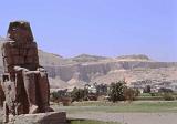 251-Luxor,uno dei due colossi di Memnon,13 agosto 2007